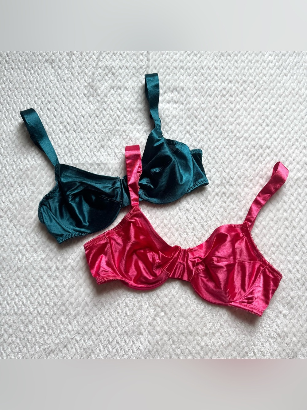 VTG Set of 2 Bestform Second Skin Bras 36B Shiny Liquid Satin Teal Pink Retro